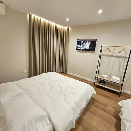 Tirana Center Piazza In Deluxe Apartment Exterior photo